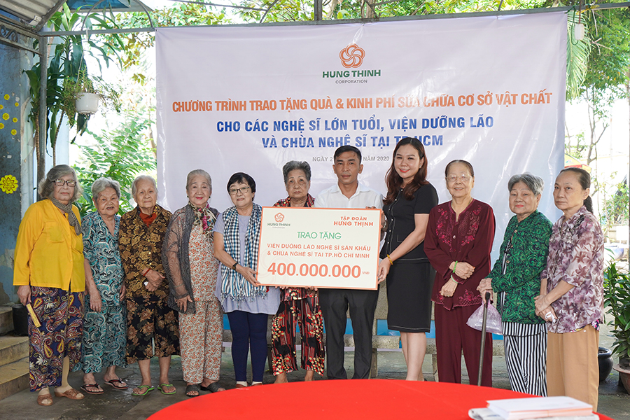 Tập đoàn Hưng Thịnh mang yêu thương đến viện dưỡng lão nghệ sĩ và chùa Nghệ sĩ TP HCM - Ảnh 1. Tập đoàn Hưng Thịnh mang yêu thương đến viện dưỡng lão nghệ sĩ và chùa Nghệ sĩ TP HCM - Ảnh 1.