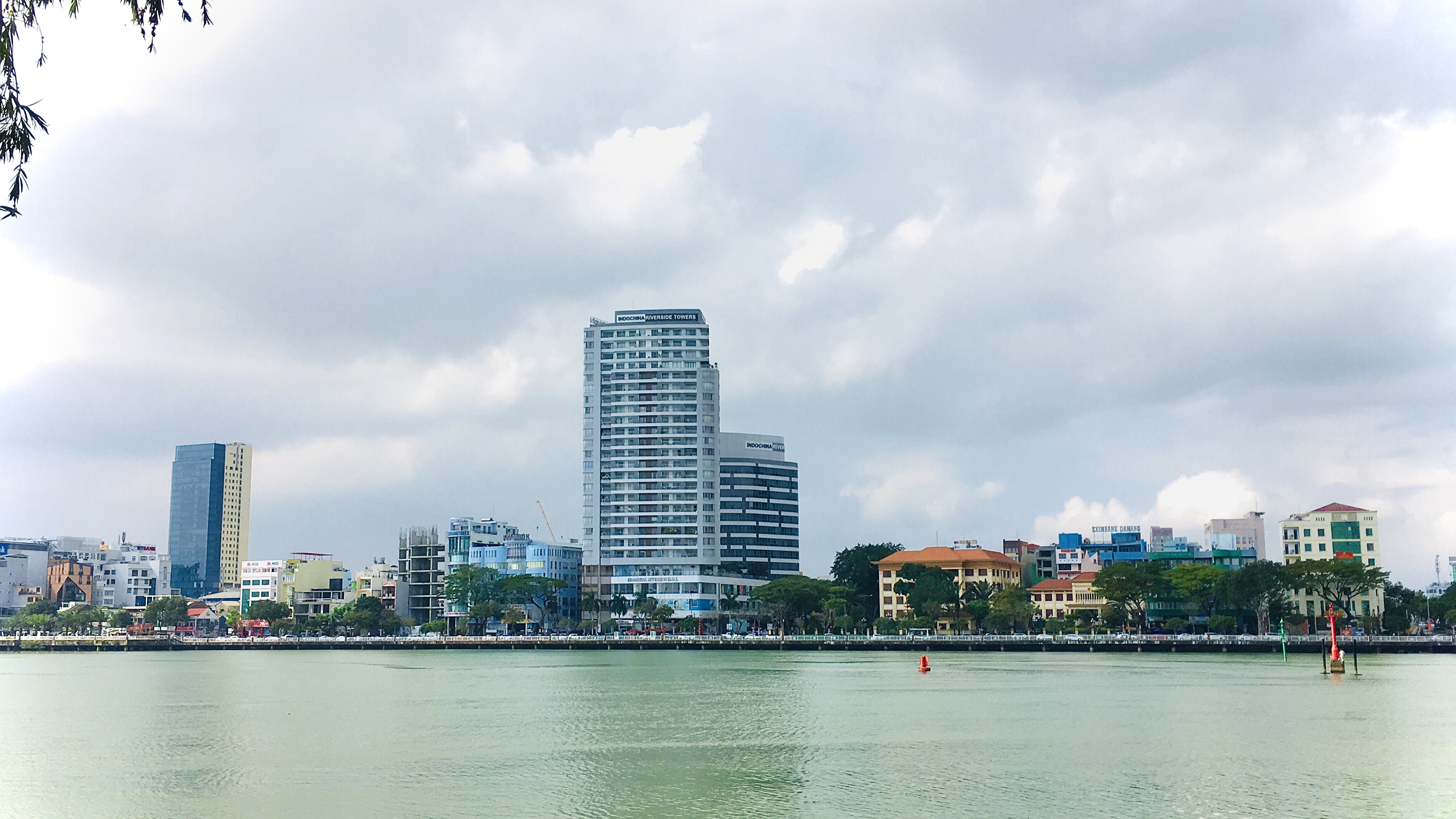 Những tòa nhà văn phòng cho thuê hái ra tiền ở Đà Nẵng bất chấp dịch COVID-19 - Ảnh 6. Những tòa nhà văn phòng cho thuê hái ra tiền ở Đà Nẵng bất chấp dịch COVID-19 - Ảnh 6.