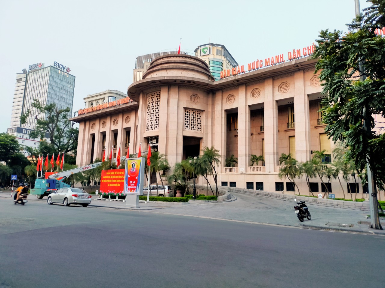 SSI Research: Lãi suất đã giảm sâu, dư địa chính sách tiền tệ không còn nhiều - Ảnh 1. SSI Research: Lãi suất đã giảm sâu, dư địa chính sách tiền tệ không còn nhiều - Ảnh 1.