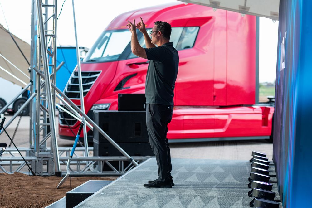 Nikola không thể sánh được với Tesla - Ảnh 1. Nikola không thể sánh được với Tesla - Ảnh 1.