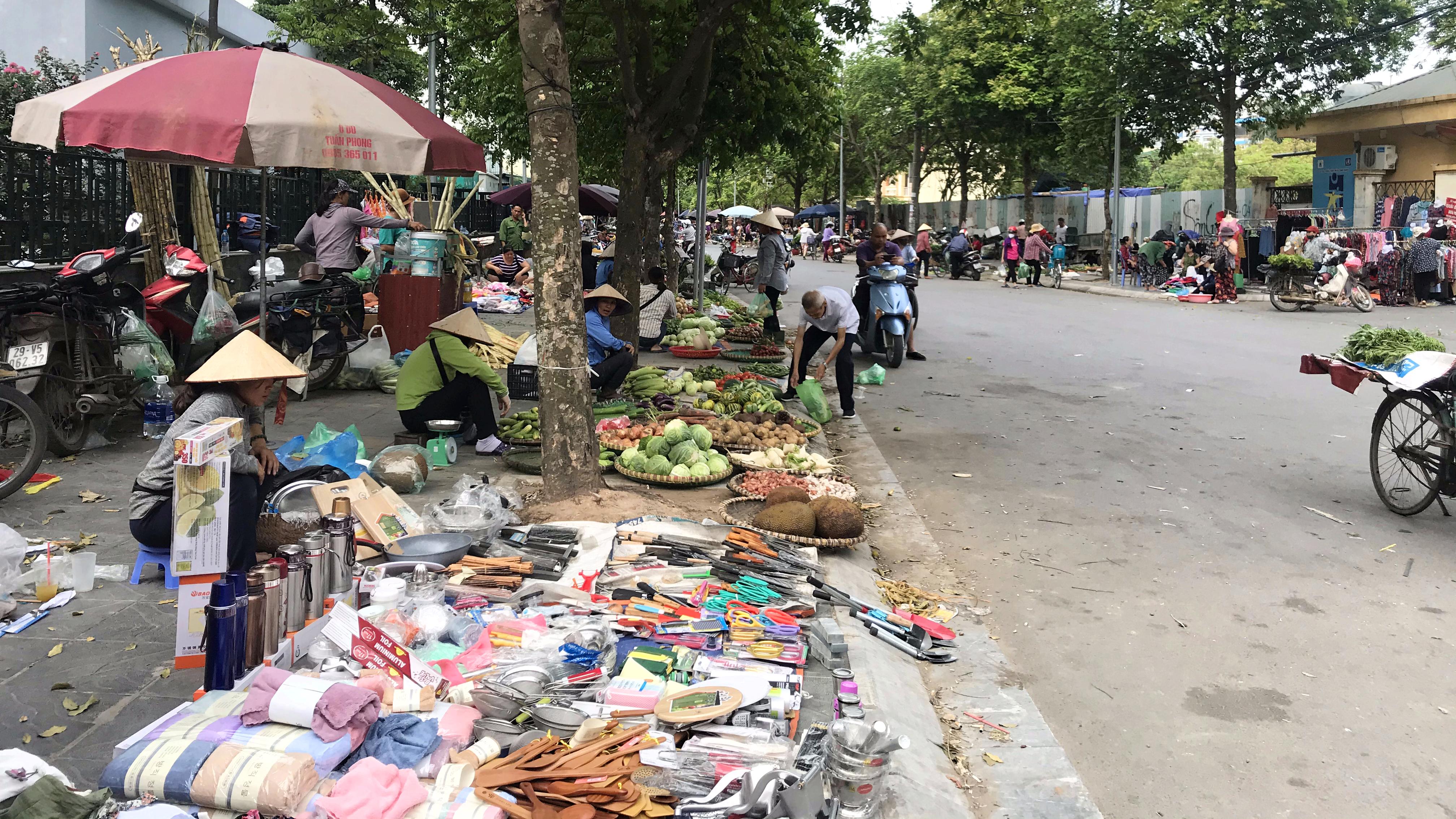 Dự án Chợ Xuân La 'treo' hơn chục năm, chủ đầu tư từng muốn xin xây nhà ở xã hội - Ảnh 3. Dự án Chợ Xuân La 'treo' hơn chục năm, chủ đầu tư từng muốn xin xây nhà ở xã hội - Ảnh 3.