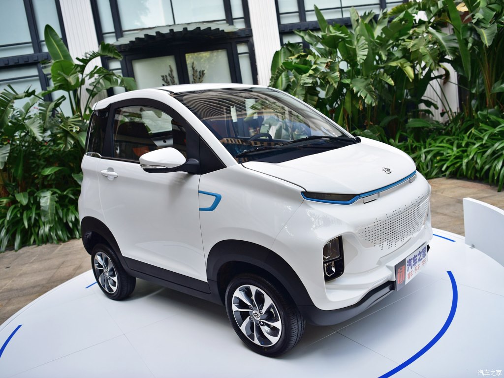 Xe hơi chạy điện mini với giá từ 135 triệu đồng đặc biệt thu hút người tiêu dùng - Ảnh 1. Xe hơi chạy điện mini với giá từ 135 triệu đồng đặc biệt thu hút người tiêu dùng - Ảnh 1.