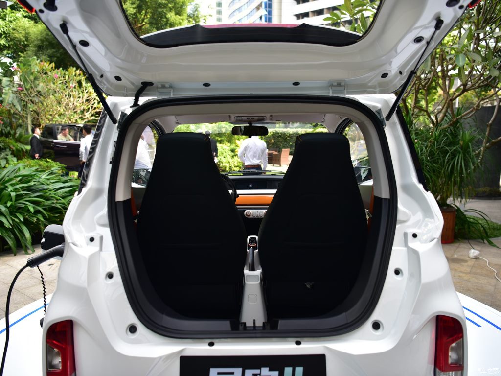 Xe hơi chạy điện mini với giá từ 135 triệu đồng đặc biệt thu hút người tiêu dùng - Ảnh 10. Xe hơi chạy điện mini với giá từ 135 triệu đồng đặc biệt thu hút người tiêu dùng - Ảnh 10.