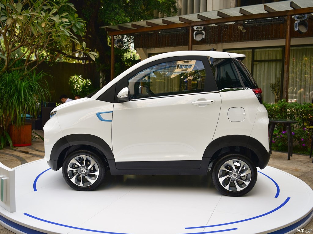 Xe hơi chạy điện mini với giá từ 135 triệu đồng đặc biệt thu hút người tiêu dùng - Ảnh 3. Xe hơi chạy điện mini với giá từ 135 triệu đồng đặc biệt thu hút người tiêu dùng - Ảnh 3.