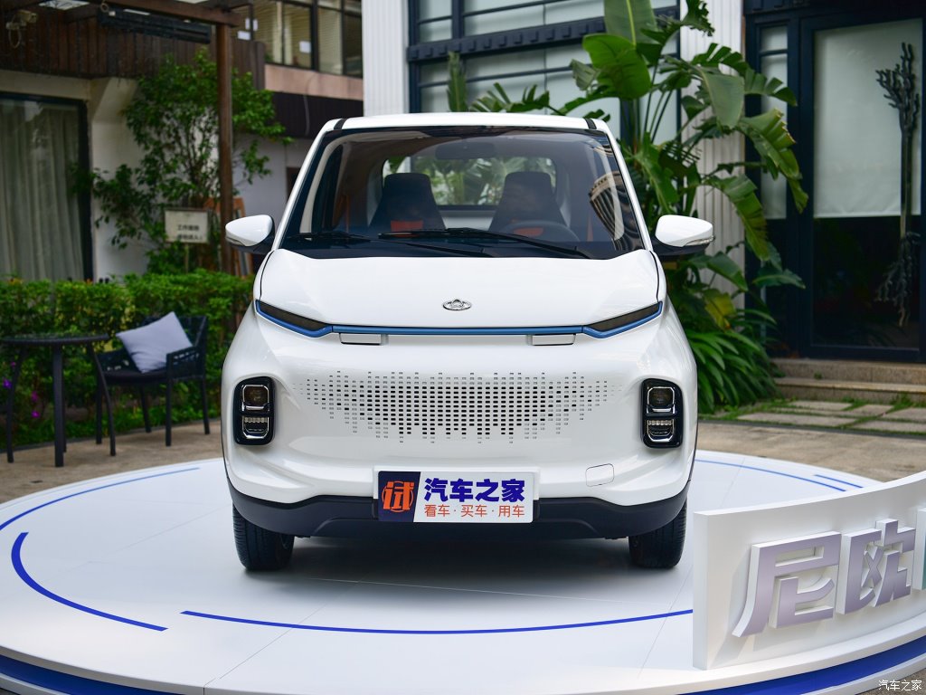 Xe hơi chạy điện mini với giá từ 135 triệu đồng đặc biệt thu hút người tiêu dùng - Ảnh 2. Xe hơi chạy điện mini với giá từ 135 triệu đồng đặc biệt thu hút người tiêu dùng - Ảnh 2.