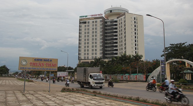 Các khách sạn, cao ốc lớn phải thế chấp ngân hàng vì doanh nghiệp bđs kinh doanh lỗ - Ảnh 2. Các khách sạn, cao ốc lớn phải thế chấp ngân hàng vì doanh nghiệp bđs kinh doanh lỗ - Ảnh 2.