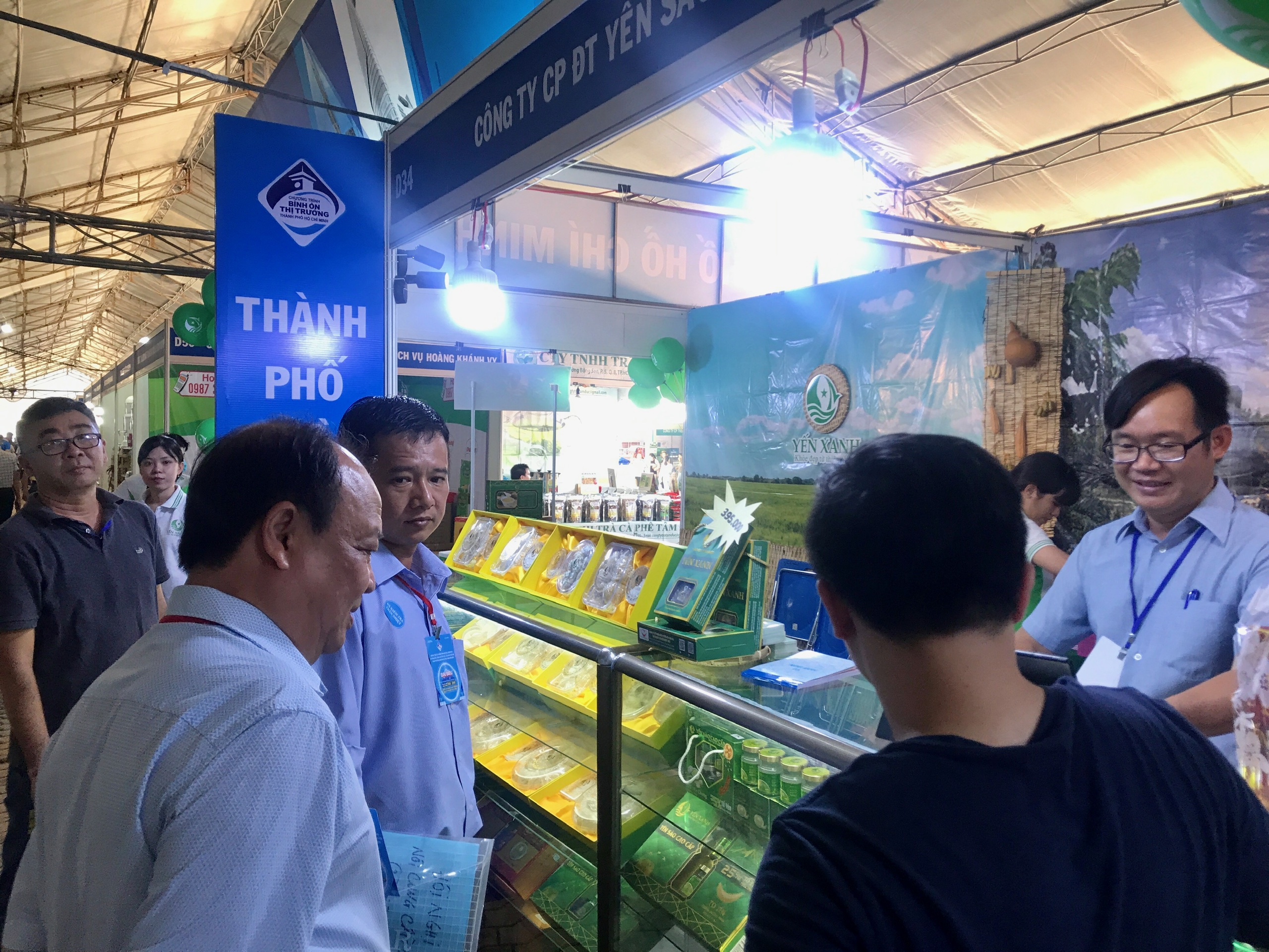 Hàng trăm doanh nghiệp, nhà cung ứng mang đặc sản, nông sản chất lượng kết nối với TP HCM - Ảnh 3. Hàng trăm doanh nghiệp, nhà cung ứng mang đặc sản, nông sản chất lượng kết nối với TP HCM - Ảnh 3.