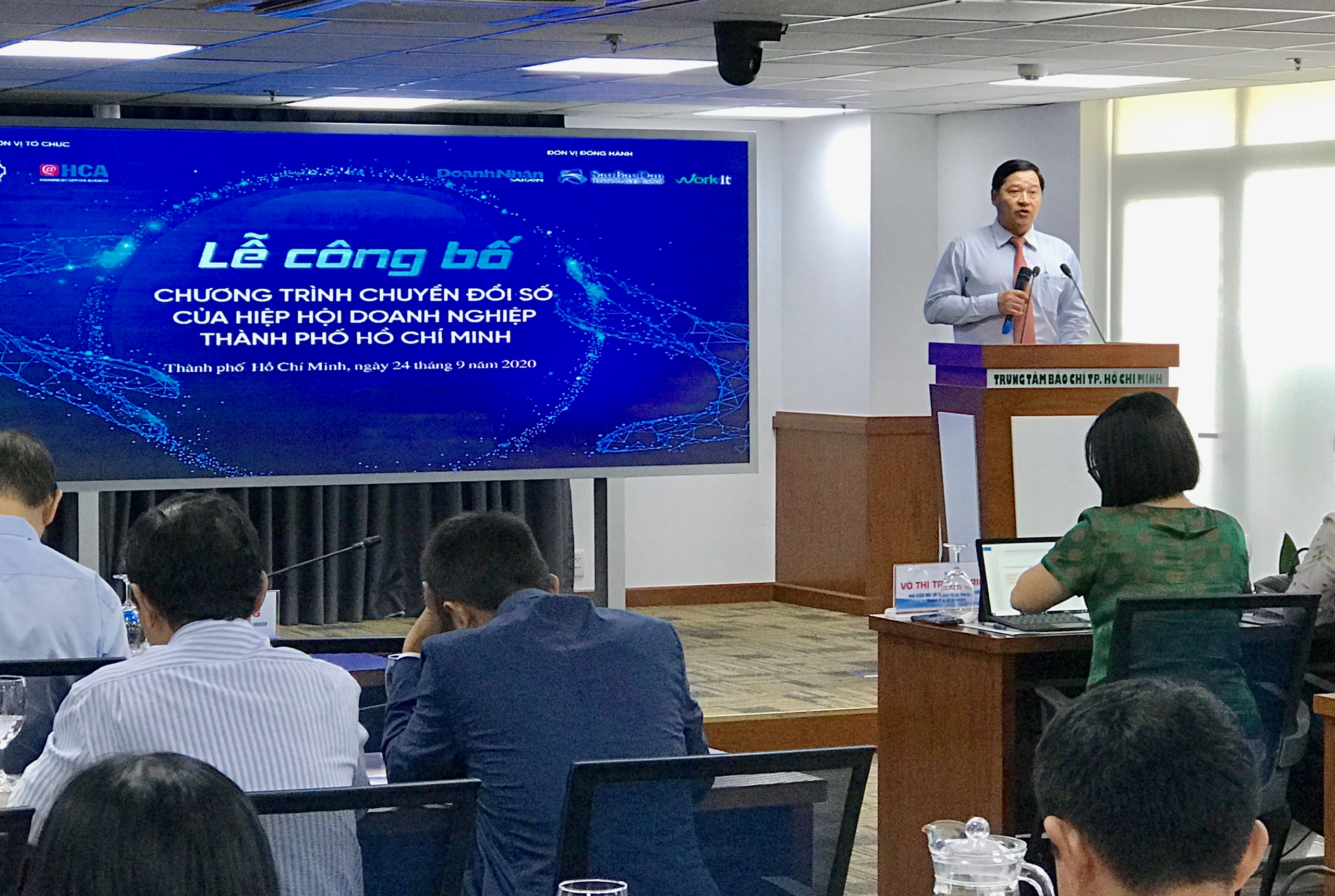 TP HCM dành 4 tỉ đồng hỗ trợ doanh nghiệp tiếp cận các gói giải pháp chuyển đổi số - Ảnh 1. TP HCM dành 4 tỉ đồng hỗ trợ doanh nghiệp tiếp cận các gói giải pháp chuyển đổi số - Ảnh 1.