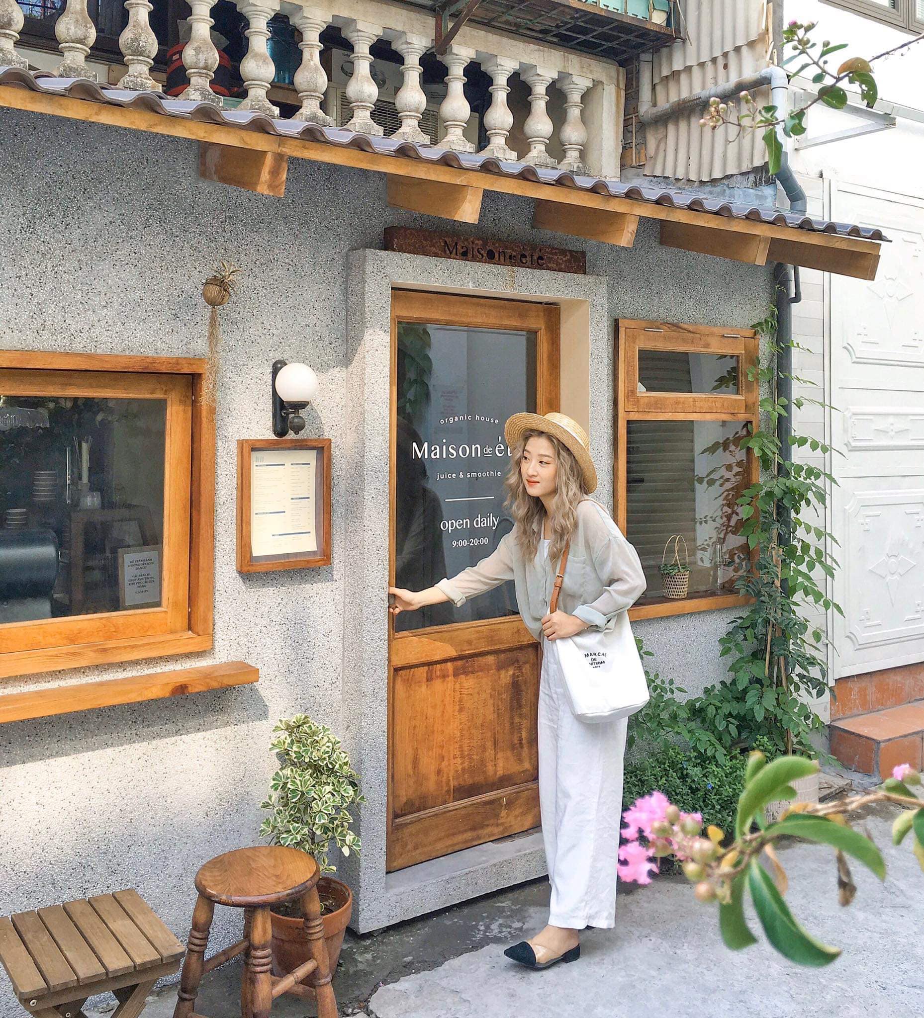 Dịp 20/10, đừng quên rủ nàng đến một trong những địa chỉ cafe lãng mạn ngay dưới đây tại Hà Nội - Ảnh 2.