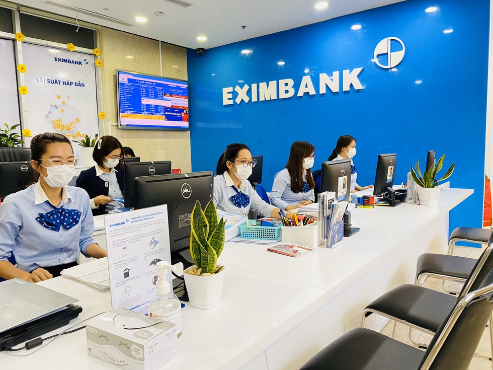 Hai ngân hàng lao đao vì khoản nợ thế chấp bằng cổ phiếu Sacombank - Ảnh 1. Hai ngân hàng lao đao vì khoản nợ thế chấp bằng cổ phiếu Sacombank - Ảnh 1.