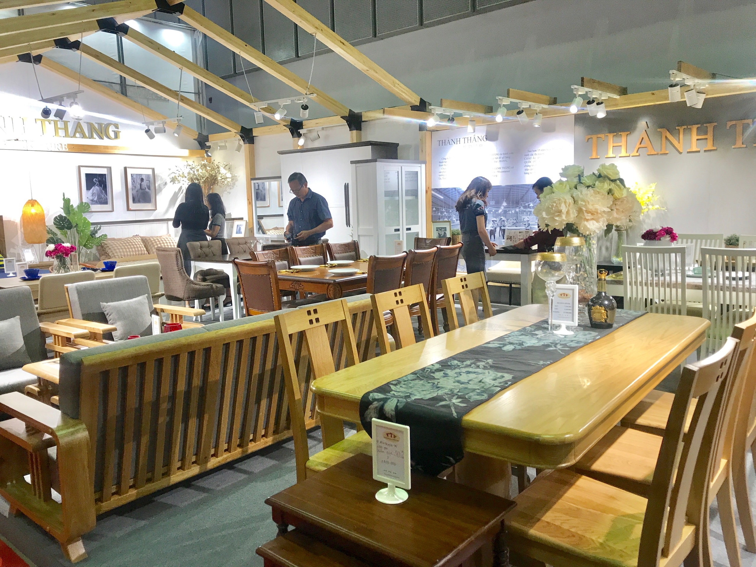 Ngành gỗ trước thách thức cạnh tranh thương mại - Ảnh 1. Ngành gỗ trước thách thức cạnh tranh thương mại - Ảnh 1.