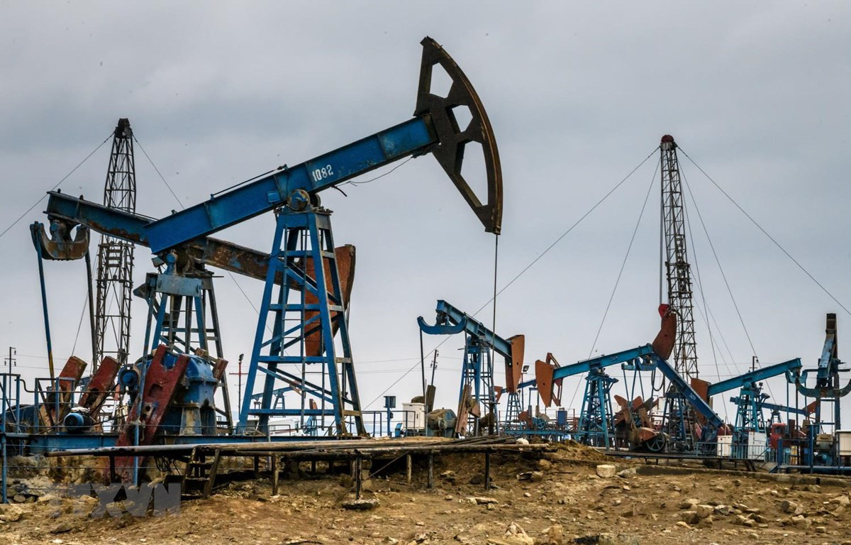 Giá xăng dầu hôm nay 28/9: Nhu cầu tiêu thụ giảm, giá dầu tiếp tục giảm - Ảnh 1. Giá xăng dầu hôm nay 28/9: Nhu cầu tiêu thụ giảm, giá dầu tiếp tục giảm - Ảnh 1.
