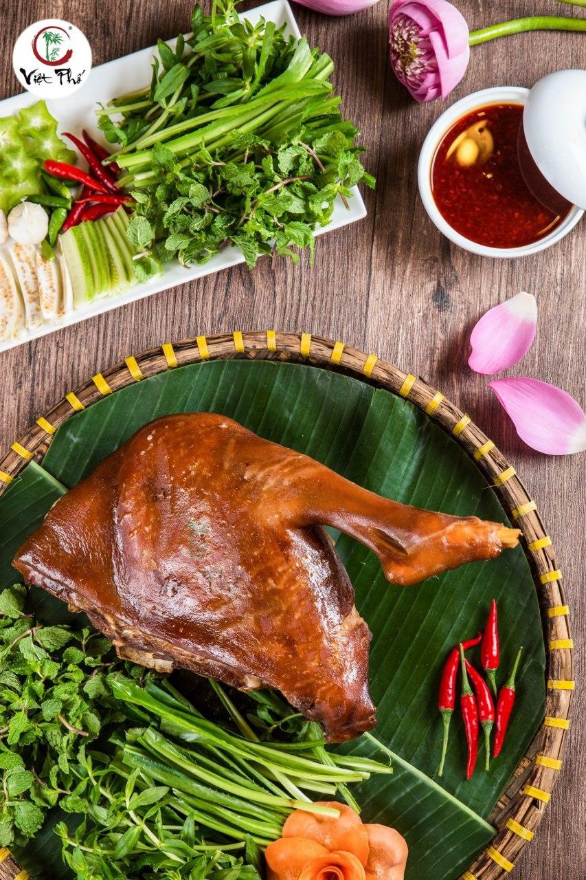 Top 6 nhà hàng ấm cúng, sang trọng cho các gia đình và cặp đôi trong ngày 20/10 tại Sài Gòn - Ảnh 19. Top 6 nhà hàng ấm cúng, sang trọng cho các gia đình và cặp đôi trong ngày 20/10 tại Sài Gòn - Ảnh 19.