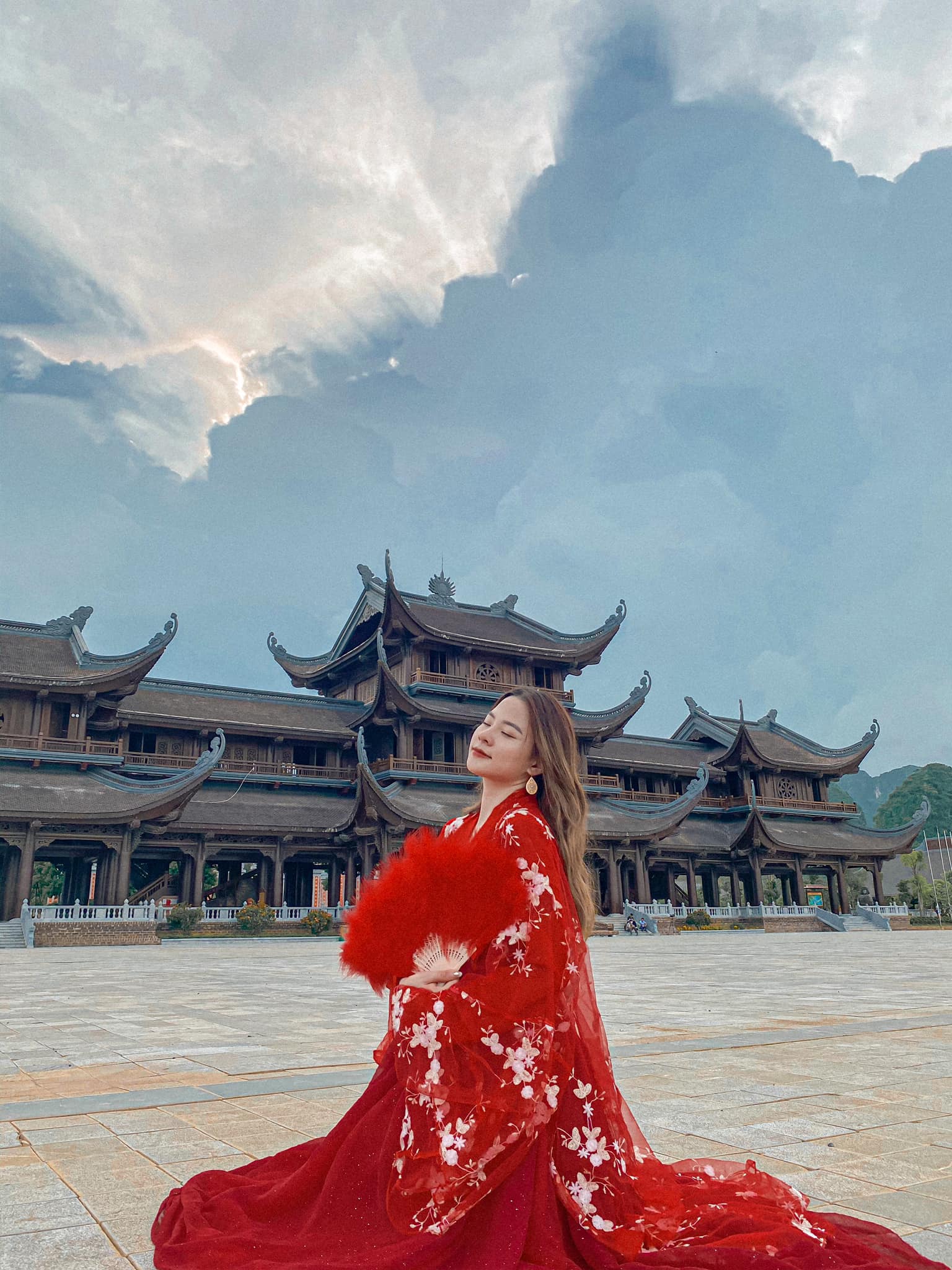 Chiêm ngưỡng cảnh đẹp hút hồn tại khu du lịch Tam Chúc, Hà Nam  - Ảnh 5.