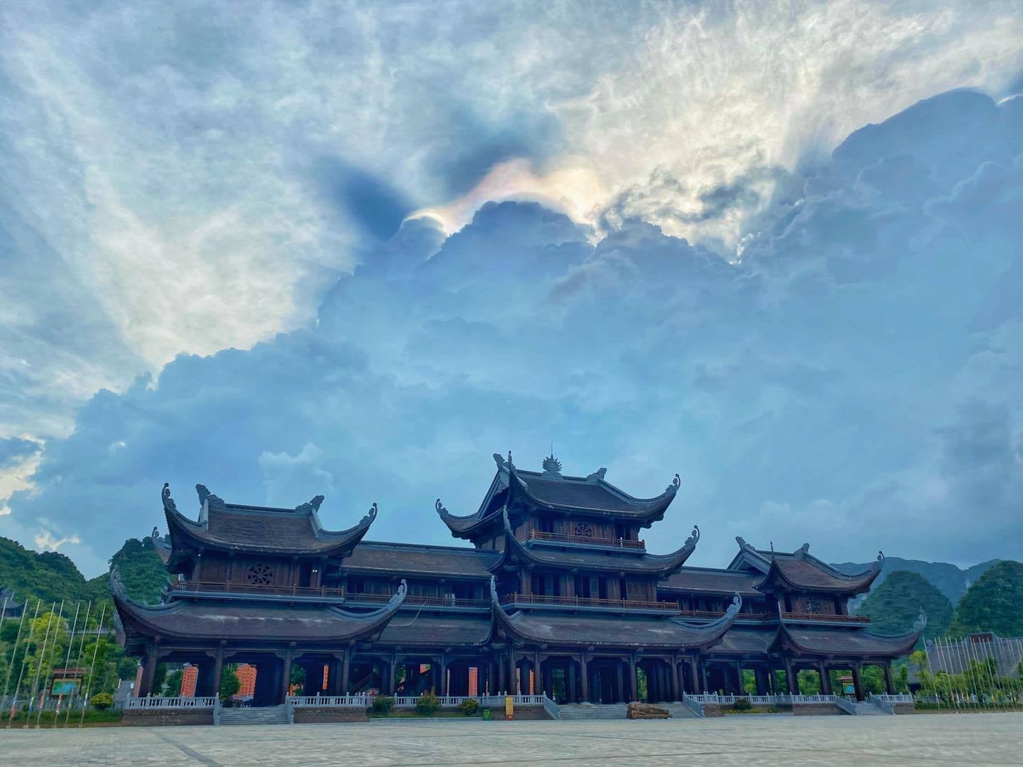 Chiêm ngưỡng cảnh đẹp hút hồn tại khu du lịch Tam Chúc, Hà Nam  - Ảnh 10.