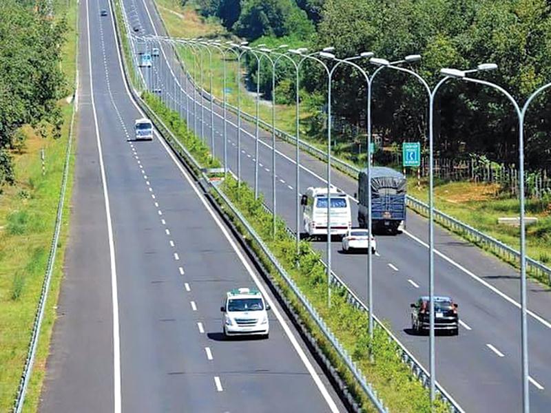 Xác định các doanh nghiệp trúng thầu ba dự án cao tốc Bắc - Nam trước ngày khởi công - Ảnh 1. Xác định các doanh nghiệp trúng thầu ba dự án cao tốc Bắc - Nam trước ngày khởi công - Ảnh 1.
