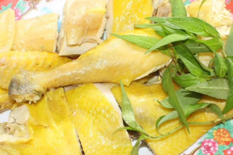 Giữa Phan Rang đầy nắng và gió, thưởng thức món cơm gà thanh mát, thơm ngon - Ảnh 2.
