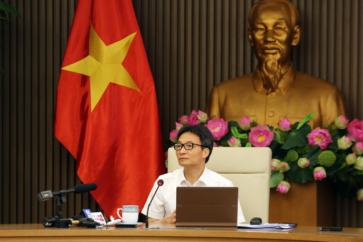 Việt Nam thay đổi chiến lược xét nghiệm để sẵn sàng mở đường bay quốc tế - Ảnh 1. Việt Nam thay đổi chiến lược xét nghiệm để sẵn sàng mở đường bay quốc tế - Ảnh 1.