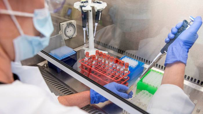 Reuters: Đã có 76 quốc gia cam kết tham gia vào chương trình bình đẳng vắc xin do WHO khởi xướng - Ảnh 2. Reuters: Đã có 76 quốc gia cam kết tham gia vào chương trình bình đẳng vắc xin do WHO khởi xướng - Ảnh 2.