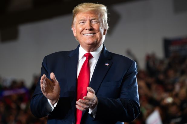 Ông Trump rút ngắn khoảng cách với đối thủ trong cuộc đua vào Nhà Trắng - Ảnh 1. Ông Trump rút ngắn khoảng cách với đối thủ trong cuộc đua vào Nhà Trắng - Ảnh 1.