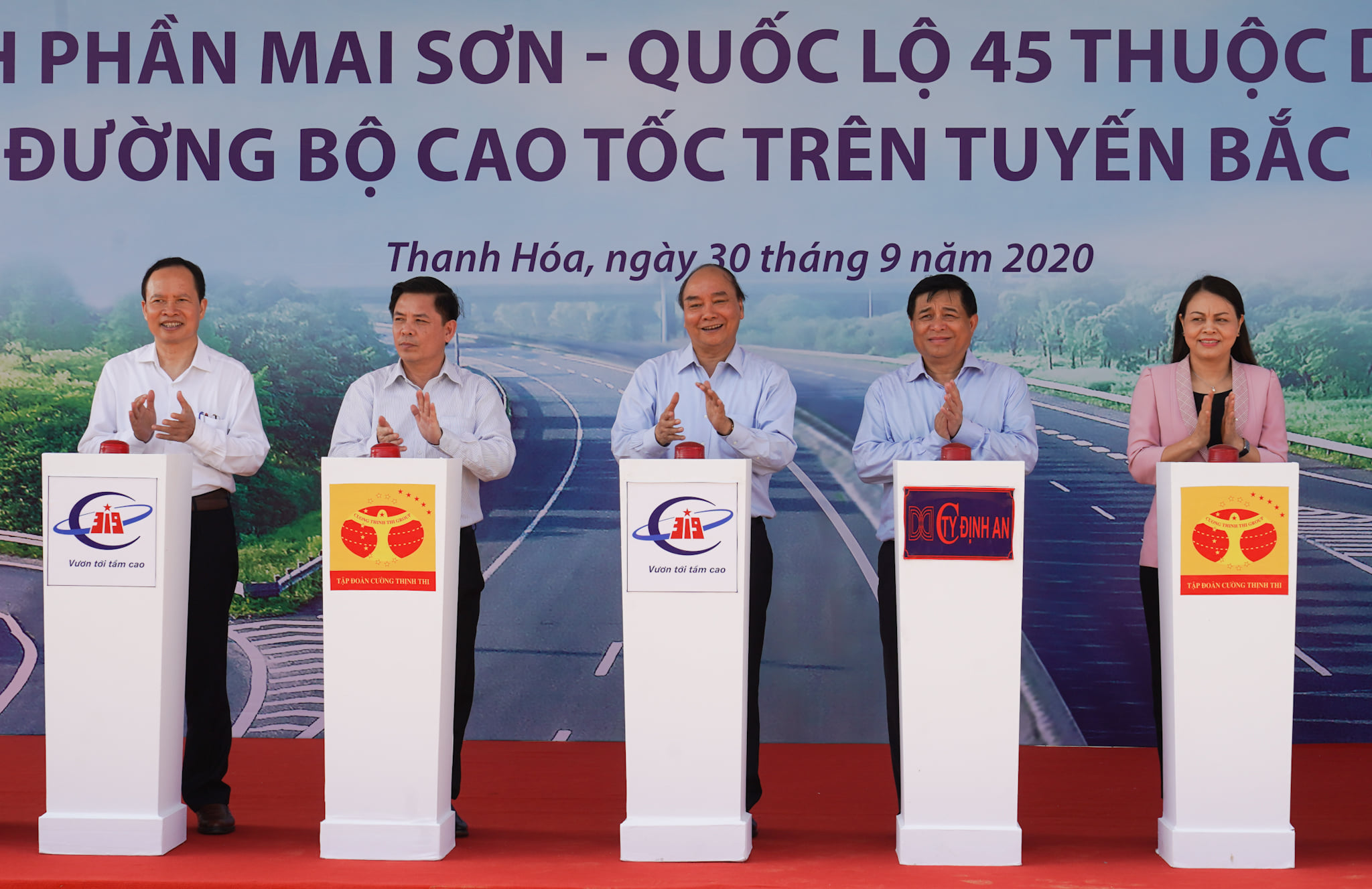 Hình hài trục cao tốc Bắc - Nam xuyên Việt đang dần được hình thành - Ảnh 1. Hình hài trục cao tốc Bắc - Nam xuyên Việt đang dần được hình thành - Ảnh 1.