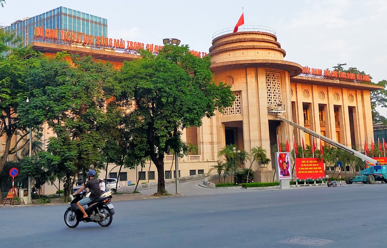 Giới phân tích đánh giá như thế nào về động thái cắt giảm lãi suất điều hành của NHNN? - Ảnh 1. Giới phân tích đánh giá như thế nào về động thái cắt giảm lãi suất điều hành của NHNN? - Ảnh 1.