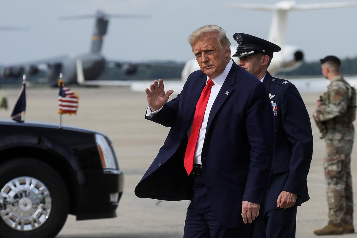 Ông Trump đề nghị cử tri bỏ phiếu hai lần, gây náo động nước Mỹ - Ảnh 1. Ông Trump đề nghị cử tri bỏ phiếu hai lần, gây náo động nước Mỹ - Ảnh 1.
