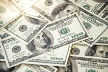 Bloomberg: Điều chỉnh chiến lược của Fed gây áp lực lên sức mạnh của đồng USD