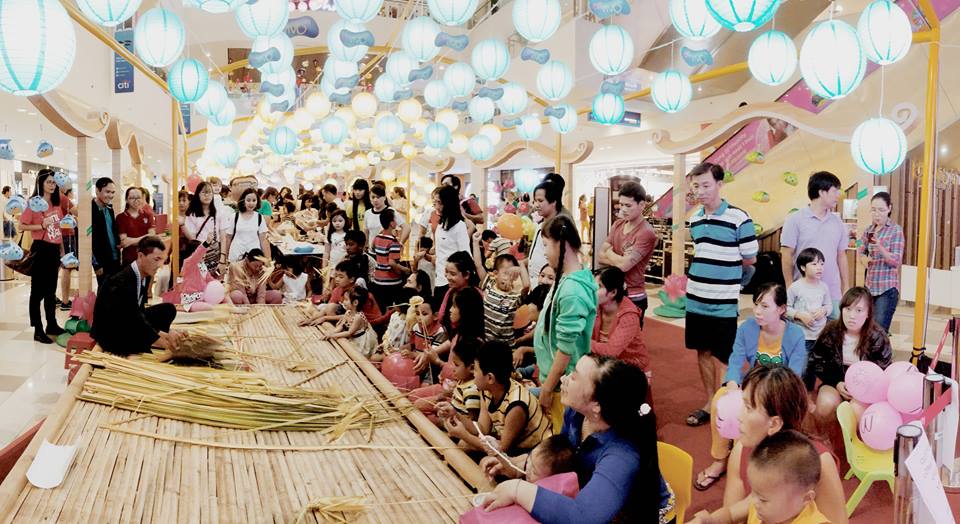 Trẻ em Sài Gòn thỏa sức vui hội trăng rằm miễn phí tại loạt địa điểm thân quen - Ảnh 6. Trẻ em Sài Gòn thỏa sức vui hội trăng rằm miễn phí tại loạt địa điểm thân quen - Ảnh 6.