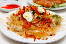 Đến Tây Ninh, thưởng thức món bánh tráng phơi sương lừng danh khắp cả nước