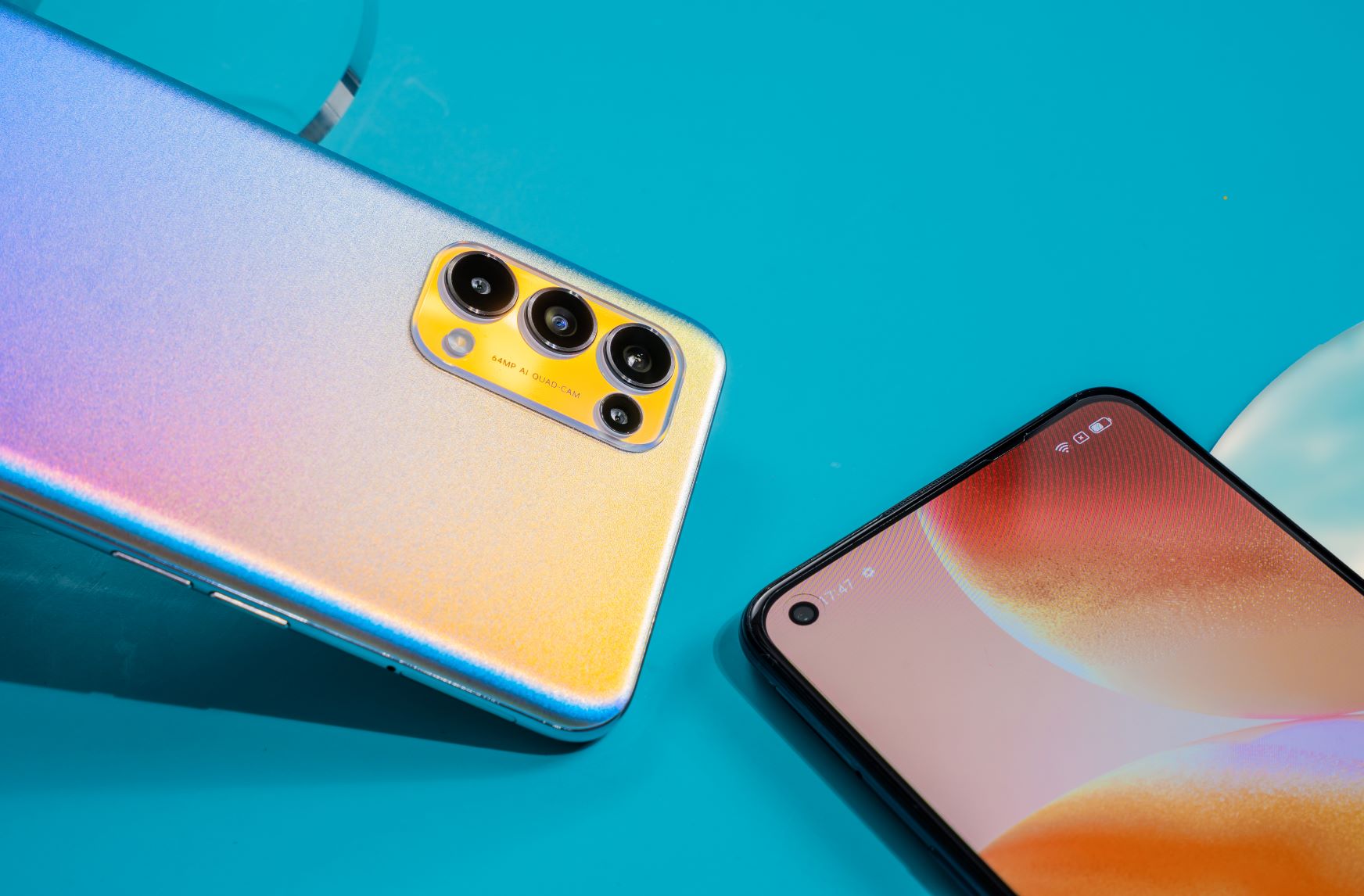 OPPO Reno5 áp đảo lượng đặt hàng nhiều chuỗi bán lẻ, tăng tốc thị trường điện thoại chụp Tết - Ảnh 1.