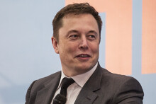 Elon Musk: Từ cậu bé mê sách trở thành người giàu nhất thế giới