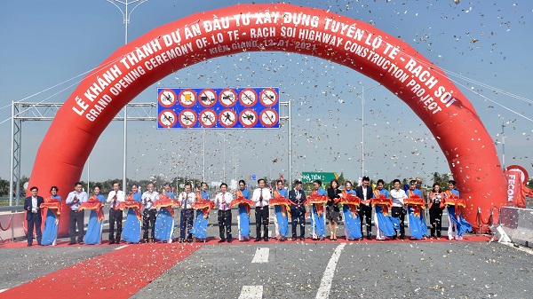 Khánh thành tuyến cao tốc hơn 6.300 tỷ đồng nối Cần Thơ - Kiên Giang - Ảnh 1. Khánh thành tuyến cao tốc hơn 6.300 tỷ đồng nối Cần Thơ - Kiên Giang - Ảnh 1.