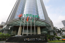 Lãnh đạo VPBank và người nhà bán ra cổ phiếu khi giá lên đỉnh gần 3 năm