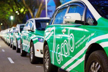 Grab thử nghiệm đặt thiết bị mới trên GrabCar, tiết lộ tài xế có cơ hội tăng thu nhập từ quảng cáo