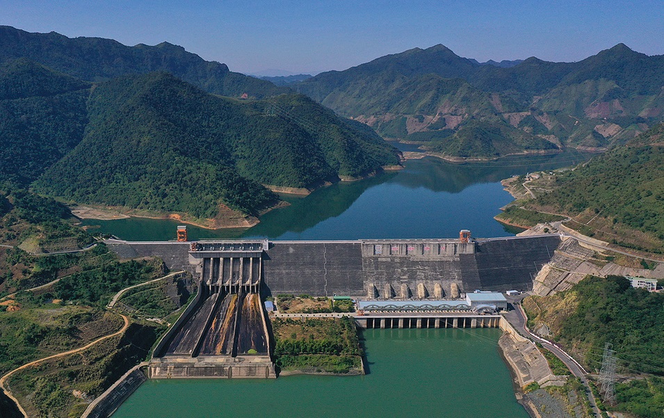 Hai nhà máy Thủy điện Sơn La và Lai Châu đặt mục tiêu sản xuất gần 12 tỷ kWh điện - Ảnh 1. Hai nhà máy Thủy điện Sơn La và Lai Châu đặt mục tiêu sản xuất gần 12 tỷ kWh điện - Ảnh 1.
