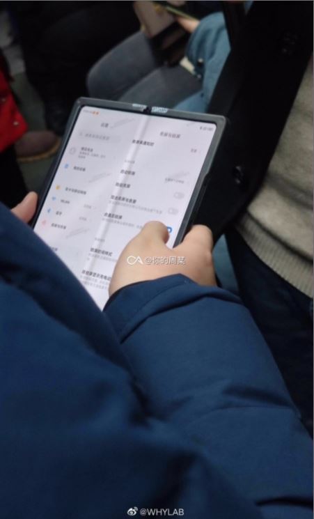 Rò rỉ hình ảnh điện thoại có thể gập của Xiaomi sẽ ra mắt năm 2021 - Ảnh 2. Rò rỉ hình ảnh điện thoại có thể gập của Xiaomi sẽ ra mắt năm 2021 - Ảnh 2.