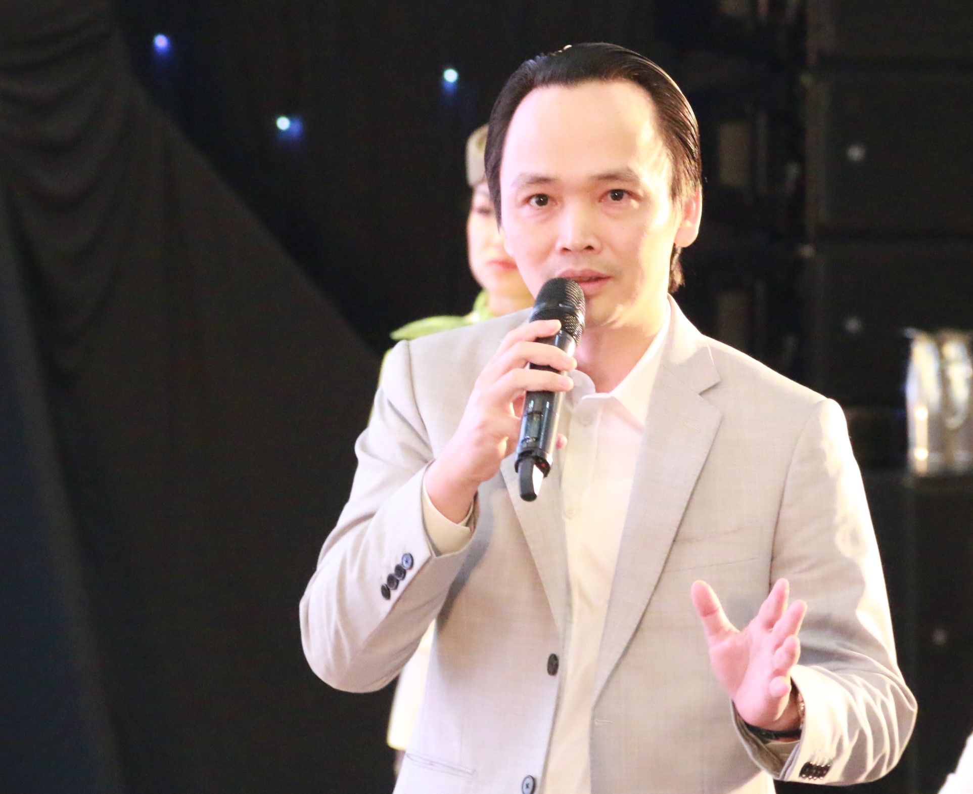 Cổ phiếu ‘họ FLC’ đồng loạt kịch trần, ROS tím 6 phiên liên tiếp - Ảnh 1. Cổ phiếu ‘họ FLC’ đồng loạt kịch trần, ROS tím 6 phiên liên tiếp - Ảnh 1.