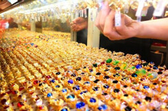 So sánh giá vàng hôm nay 20/1: Vàng SJC tiến sát mốc 56,5 triệu đồng/lượng