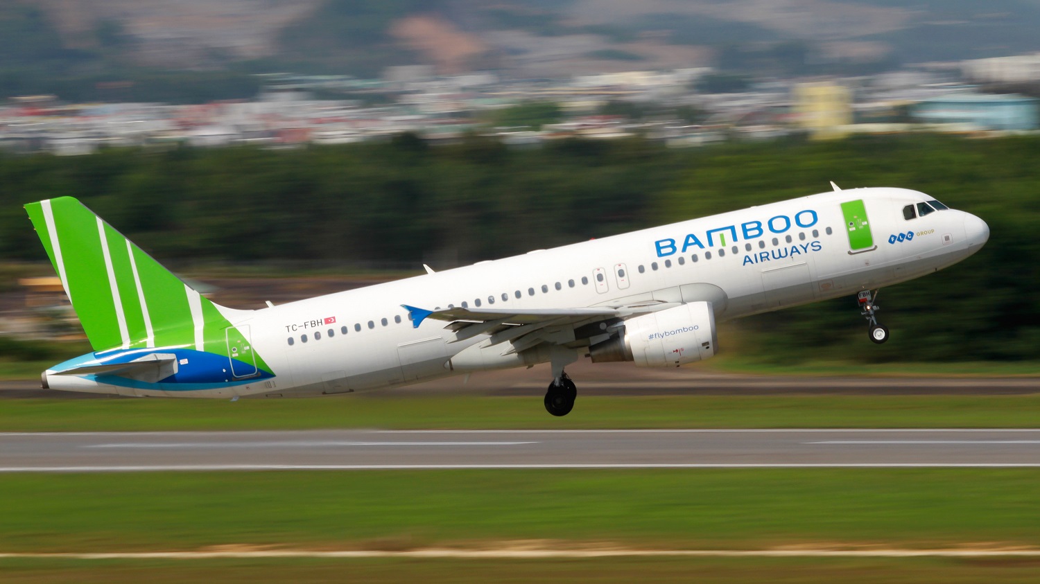 Bamboo Airways mở mới các đường bay tới Tuy Hòa, Rạch Giá, Phú Quốc - Ảnh 1.