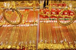 So sánh giá vàng hôm nay 26/1: Vàng tiếp tục leo dốc