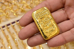 So sánh giá vàng hôm nay 27/1: Quay đầu giảm 250.000 đồng/lượng