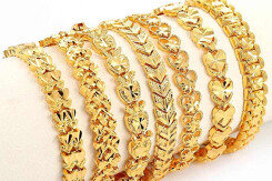 So sánh giá vàng hôm nay 28/1: SJC đảo chiều tăng 150.000 đồng/lượng