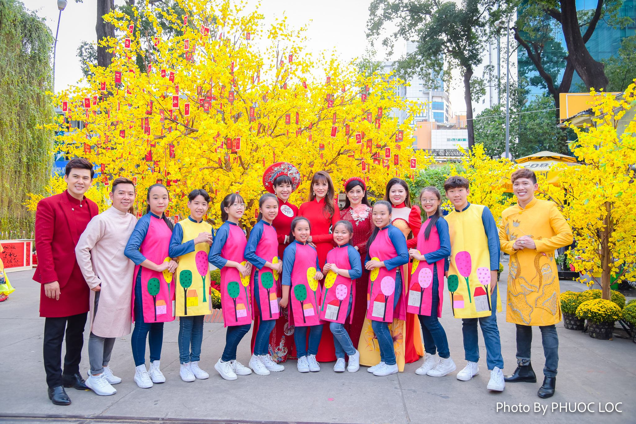Lễ hội Tết Việt 2021: Đậm đà sắc màu truyền thống qua những tiểu cảnh sinh động - Ảnh 1. Lễ hội Tết Việt 2021: Đậm đà sắc màu truyền thống qua những tiểu cảnh sinh động - Ảnh 1.