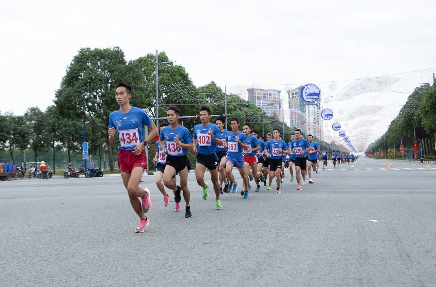 Number 1 Active và 8000 người tham gia Giải việt dã Chào năm mới 2021 - Ảnh 1. Number 1 Active và 8000 người tham gia Giải việt dã Chào năm mới 2021 - Ảnh 1.