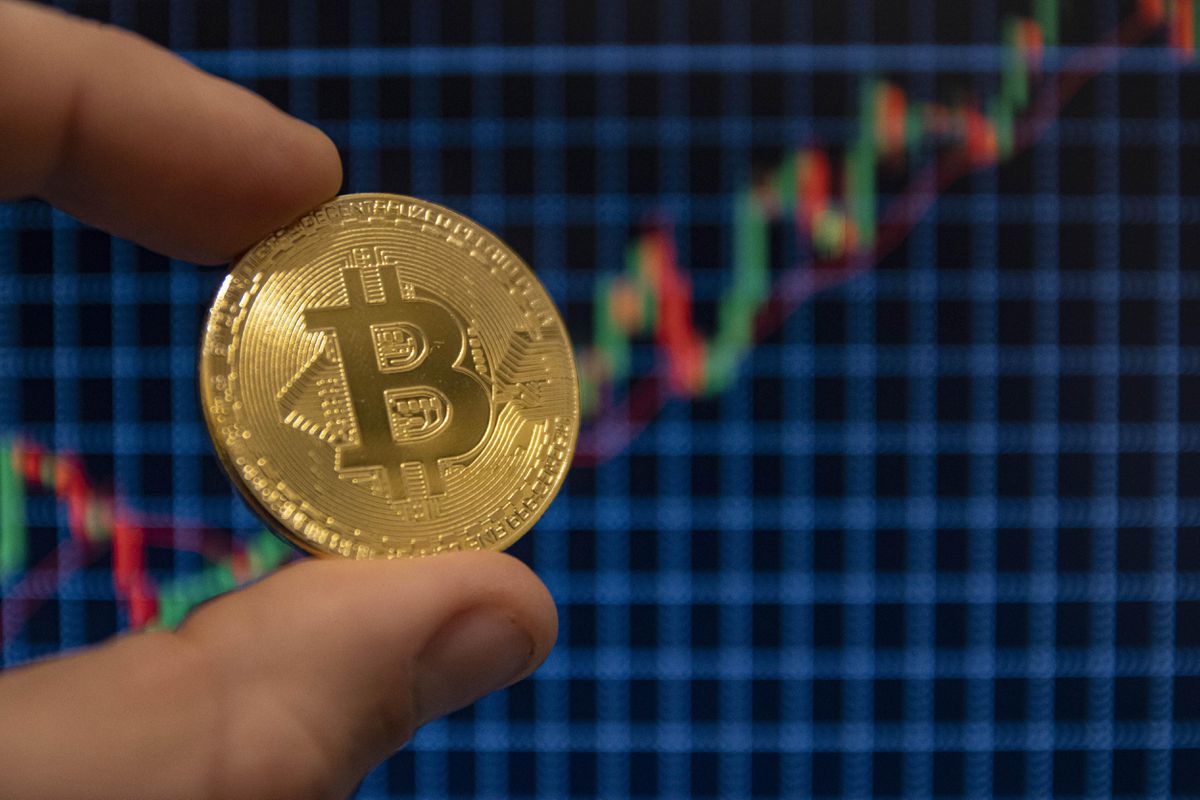 Bitcoin tăng giá, chính phủ Mỹ can thiệp bằng qui định mới - Ảnh 1. Bitcoin tăng giá, chính phủ Mỹ can thiệp bằng qui định mới - Ảnh 1.