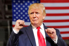Tổng thống Trump kí lệnh cấm giao dịch với 8 ứng dụng Trung Quốc