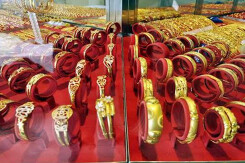 So sánh giá vàng hôm nay 6/1: Giá vàng SJC chính thức vượt 57 triệu đồng/lượng