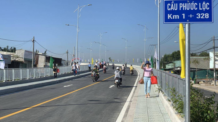 TP HCM thông xe cầu Phước Lộc hơn 400 tỷ đồng - Ảnh 1. TP HCM thông xe cầu Phước Lộc hơn 400 tỷ đồng - Ảnh 1.