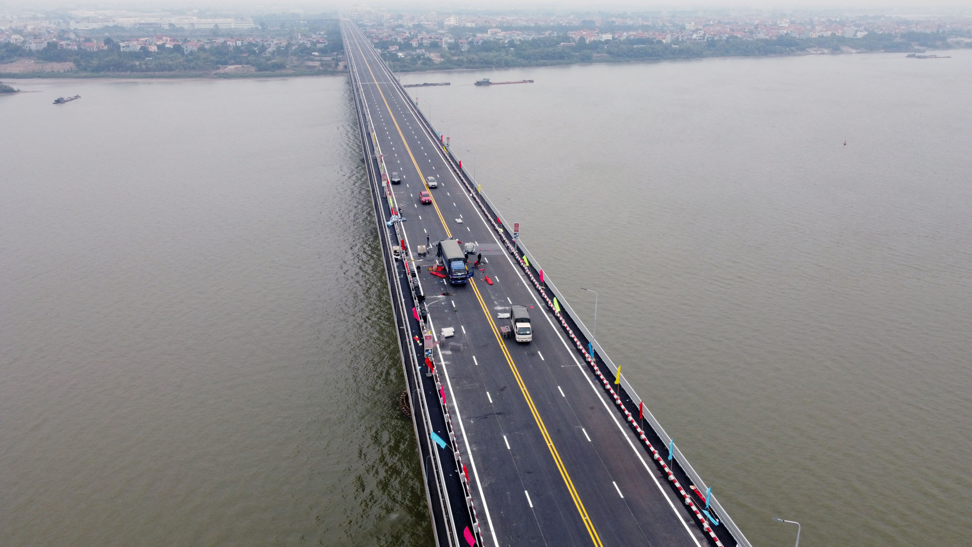Thông cầu Thăng Long từ sáng, đến trưa xe vẫn phải quay đầu - Ảnh 12. Thông cầu Thăng Long từ sáng, đến trưa xe vẫn phải quay đầu - Ảnh 12.